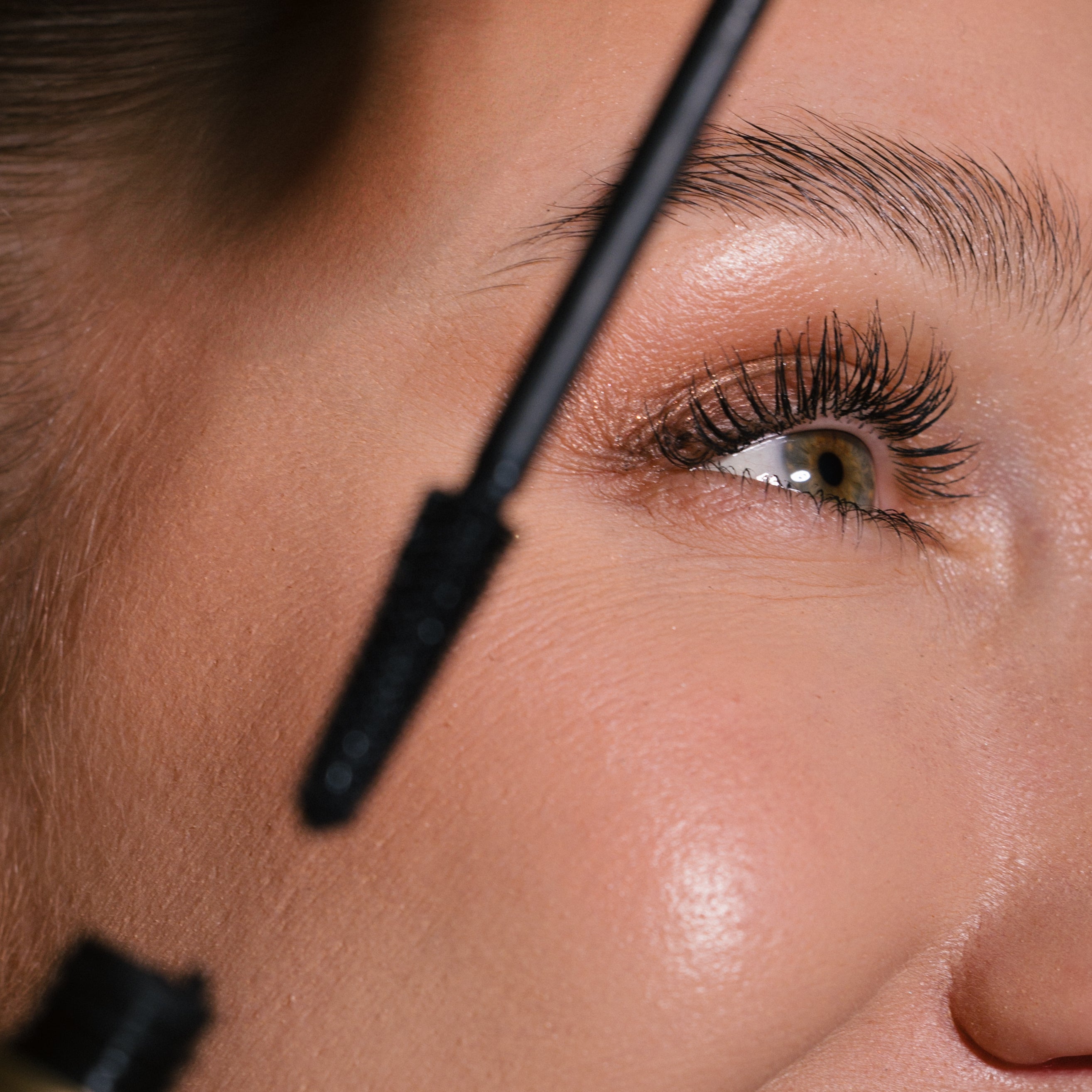 Eco By Sonya Mitzi Mascara clean formulated eye makeup on eye - Eco By Sonya Canada