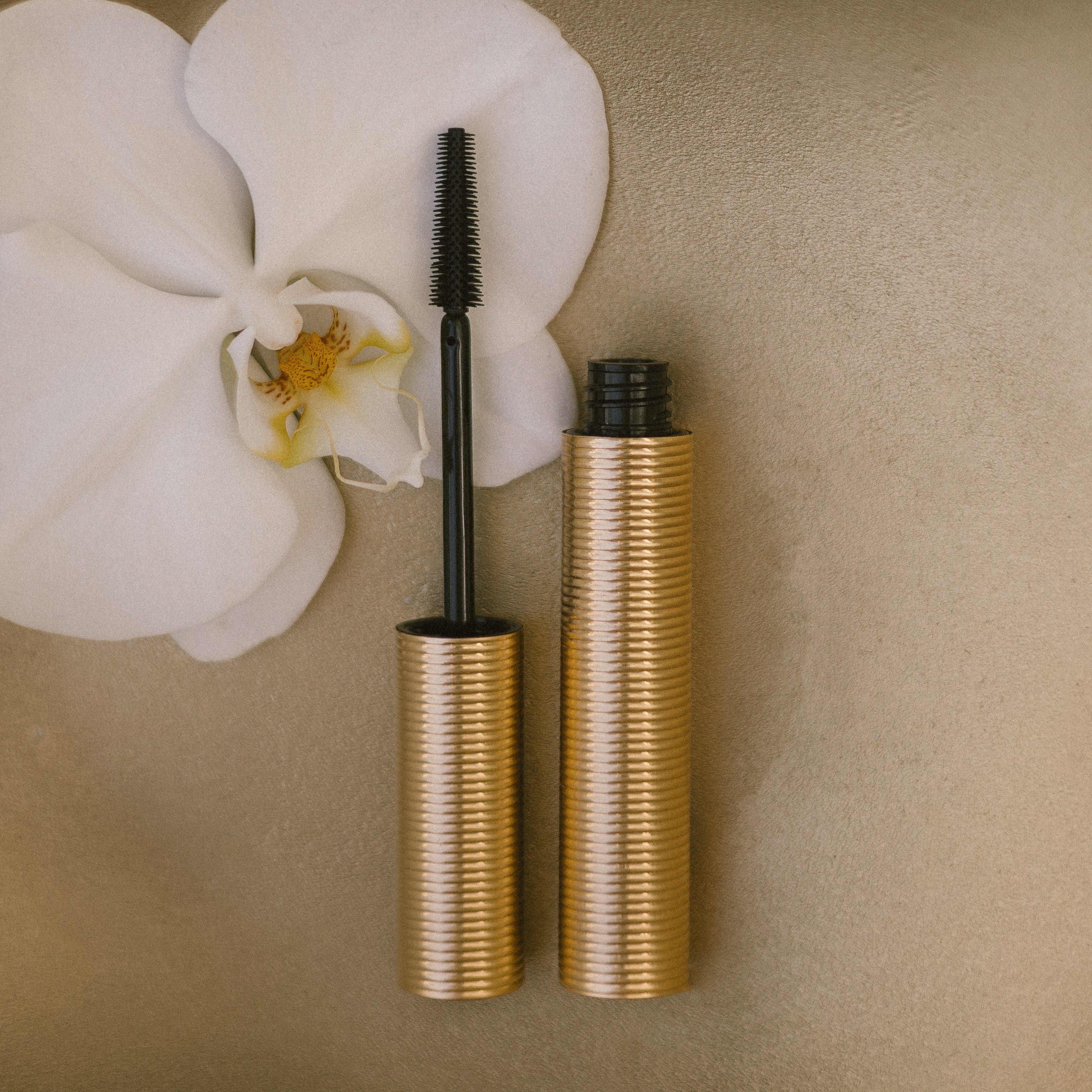 Mitzi Mascara clean formulation eye makeup lash separating wand with white orchid - Eco By Sonya Canada