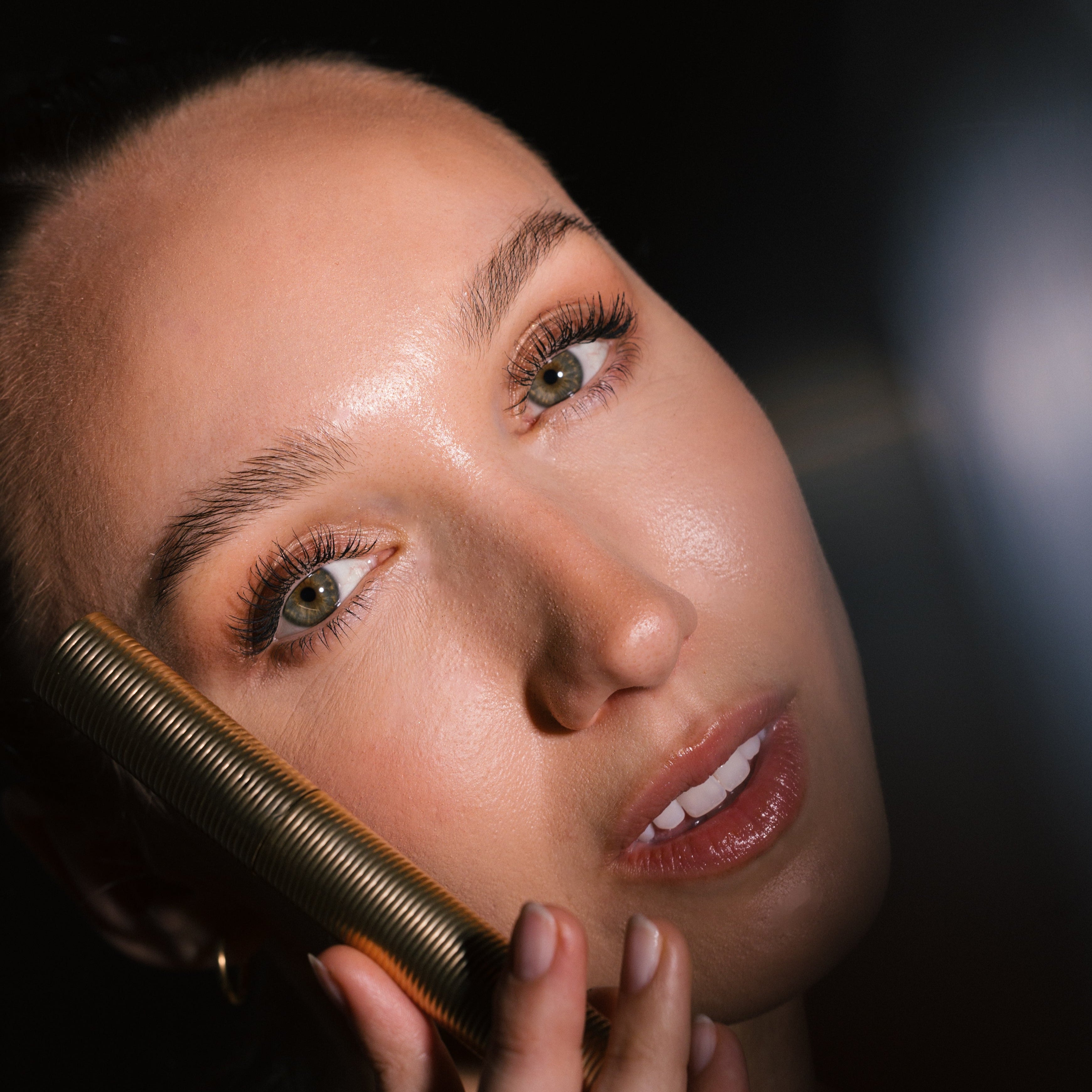 Eco By Sonya Mitzi Mascara clean formulated eye makeup on lashes - Eco By Sonya Canada